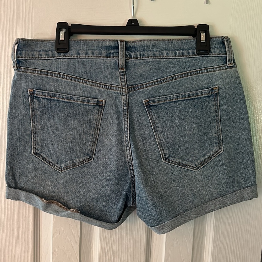 Women’s Old Navy Boyfriend Jean Shorts mid-rise size 10 - Picture 2 of 5